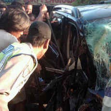 Terios Tabrak Truk Muat Sapi, Tiga Orang Luka-luka