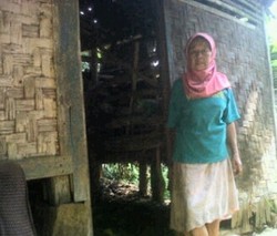 Balada Mak Pipin, Janda Tua yang Tinggal di Gubuk Bersama Kambing Titipan