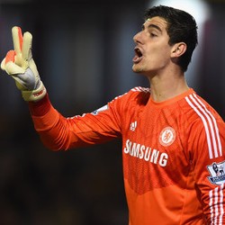 Chelsea Beri Courtois Kontrak Baru