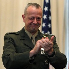 Mantan Komandan NATO Ditunjuk Pimpin Operasi Militer AS Lawan ISIS