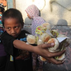 Ratusan Warga Yogya Rebutan Bakpia