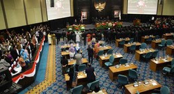 H-35 Pelantikan Presiden, Kapan DPRD Paripurnakan Pengunduran Diri Jokowi?