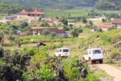 Seru! Jelajah Pantai Selatan Yogyakarta Dengan Mobil Offroad
