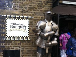 Menikmati Kuliner Inggris di Bunker Bawah Tanah London