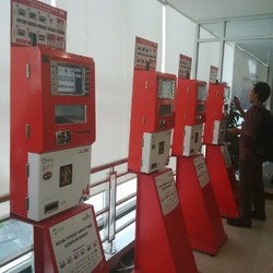 Mudahnya Bayar Pengurusan Paspor dengan Mesin Kiosk