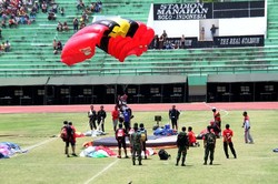 TNI Jadi Tuan Rumah Kejuaraan Dunia Terjun Payung Militer