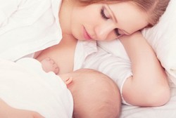 Mampu Bersihkan Usus, Manfaat Super ASI untuk Bayi Baru Lahir