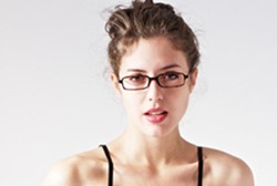 Terapis Telanjang Ini Bantu Sembuhkan Klien dari Kecanduan Pornografi