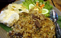 Kopi Legit: Makan Nasi Goreng dan Ngopi Bandrek di Pasar Ber-AC