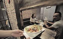 Restoran Bersuasana Persis Penjara Kini Dibuka di Tianjin