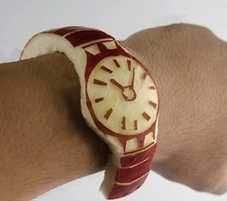 Apple Watch Asal Jepang: Manis, Bergizi dan Bisa Dimakan