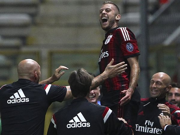 Milan Kalahkan Parma 5-4 Milan Kalahkan Parma 5-4