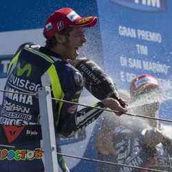 Sudah Capai Target Pertama, Rossi Kini Bidik Pedrosa