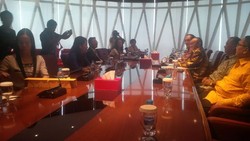 Bertemu Partai Komunis Tiongkok, Ical Sebut Golkar Partai Penyeimbang Jokowi