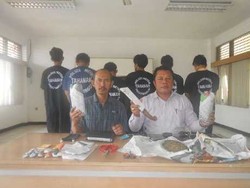 Melawan Pakai Golok, Mahasiswa Pengedar Ganja Bergelut dengan Polisi