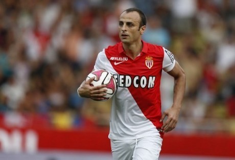 Ketika Berbatov Hadapi Tim yang Membesarkan Namanya