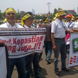 Tak Digaji 9 Bulan, Pilot Merpati Tersisa 85 Orang