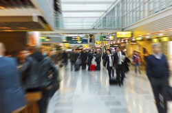 5 Tips Bebas Bosan Saat Menunggu Pesawat di Bandara