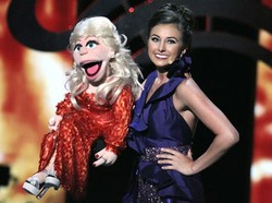 Ups, Finalis Miss America Tak Sengaja Pamer Underwear di TV