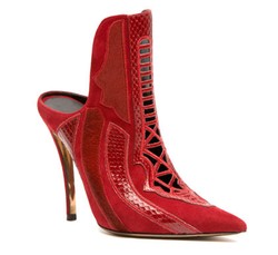 Editors Choice: Tampil Eksentrik dengan 5 Variasi Sepatu dari Versace