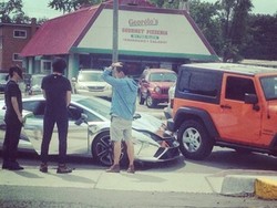 Ups! Mau Gaya Pas Kuliah, Mahasiswa Malah Rusak Lamborghini