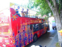 Cara Seru Keliling Milan, Naik Bus Hop On Hop Off