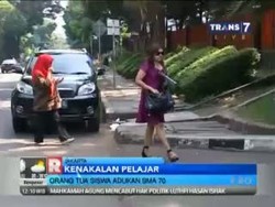 13 Siswa SMA 70 Diberhentikan, Orang Tua Demo