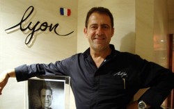 Chef Michel Sarran Meracik Hidangan a la Restoran Berbintang Michelin di Jakarta