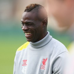 Seorang Penata Rambut Klaim Diajak Seks Maraton oleh Balotelli