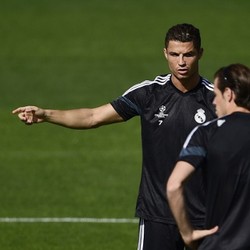 Neville: Ronaldo Mungkin Balik ke MU