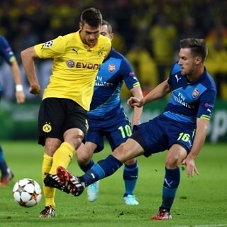 Dortmund Bekuk Arsenal 2-0