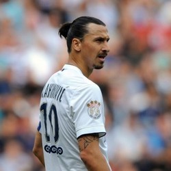 Bek Ajax Sebut Menjaga Ibra Itu Gampang-gampang Susah