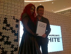 Jerry Aurum Luncurkan Buku Potrait tentang 128 Tokoh