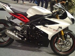 Triumph: Jawaban Atas Gaya Hidup Pecinta Motor Besar