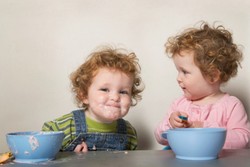 Buat Bubur si Kecil Dalam Porsi Sekali Makan agar Asupan Nutrisinya Optimal