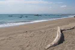 Pantai Jerman, Si Cantik di Bali yang Mungkin Anda Belum Tahu