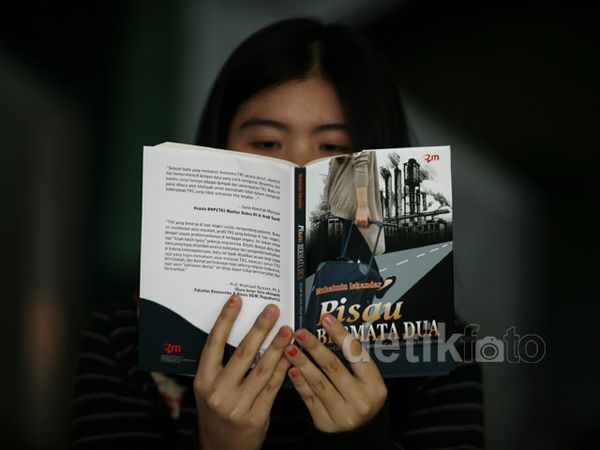 Cak Imin Luncurkan Buku Pisau Bermata Dua
