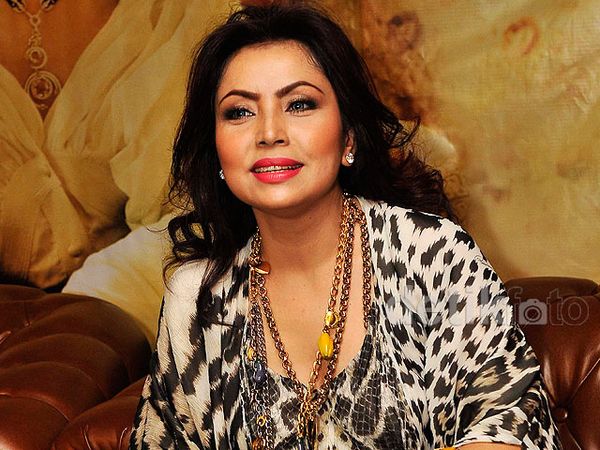 Rilis Album Baru, Mayangsari Tampil Heboh dan Glamor