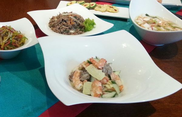 Mencicipi Japchae dan Tteokbokki khas Korea di Cafe Gran Via