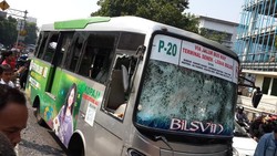 Senggol Pengendara Motor, Kopaja AC P20 Dirusak Massa