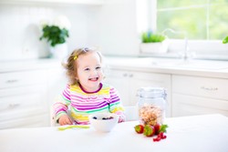 Ini 10 Makanan Super yang Perlu Diberikan pada Anak di Atas Setahun (2)