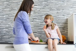 Ini 10 Makanan Super yang Perlu Diberikan pada Anak di Atas Setahun (1)