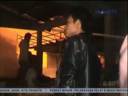 Ratusan Kios Pasar Andir Bayongbong Ludes Terbakar