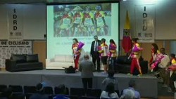 Tim Balap Sepeda Wanita Kolombia Ngotot Pakai Seragam Telanjang