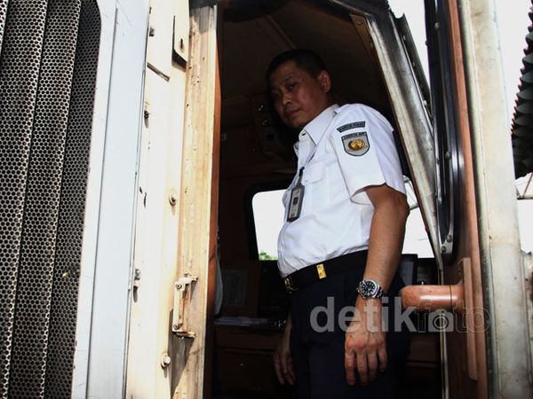 Dirut PT KAI Cek Ruang Masinis KA