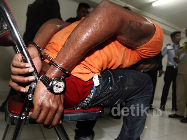 Kabur Saat Razia WNA, Pesepakbola Dibekuk