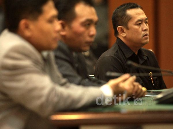 10 Tahun Selingkuh, Hakim Johan Erwin Dipecat