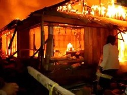 Si Jago Merah Hanguskan Ratusan Kios Pasar Andir Garut