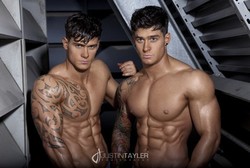 Wow, Lingkar Tubuh Penuh Otot Kembar Identik Ini Benar-benar Sama!