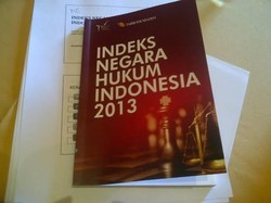 Di Bukunya, Todung Soroti Peran Polisi dalam Penegakan Hukum di 2013